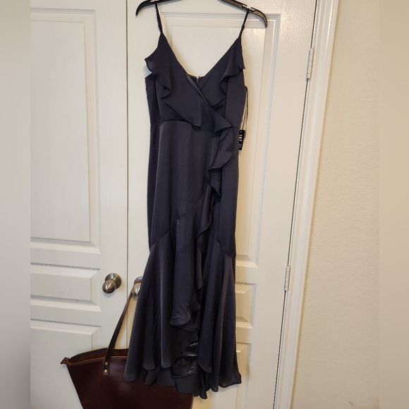 Express NWT ruffle maxi dress (M) - Picture 3 of 4